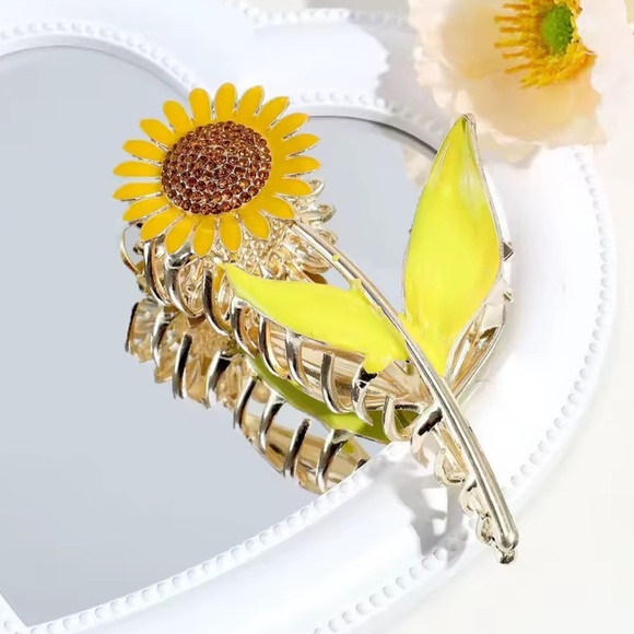 Sunflower Metal Hair Claws main image 4